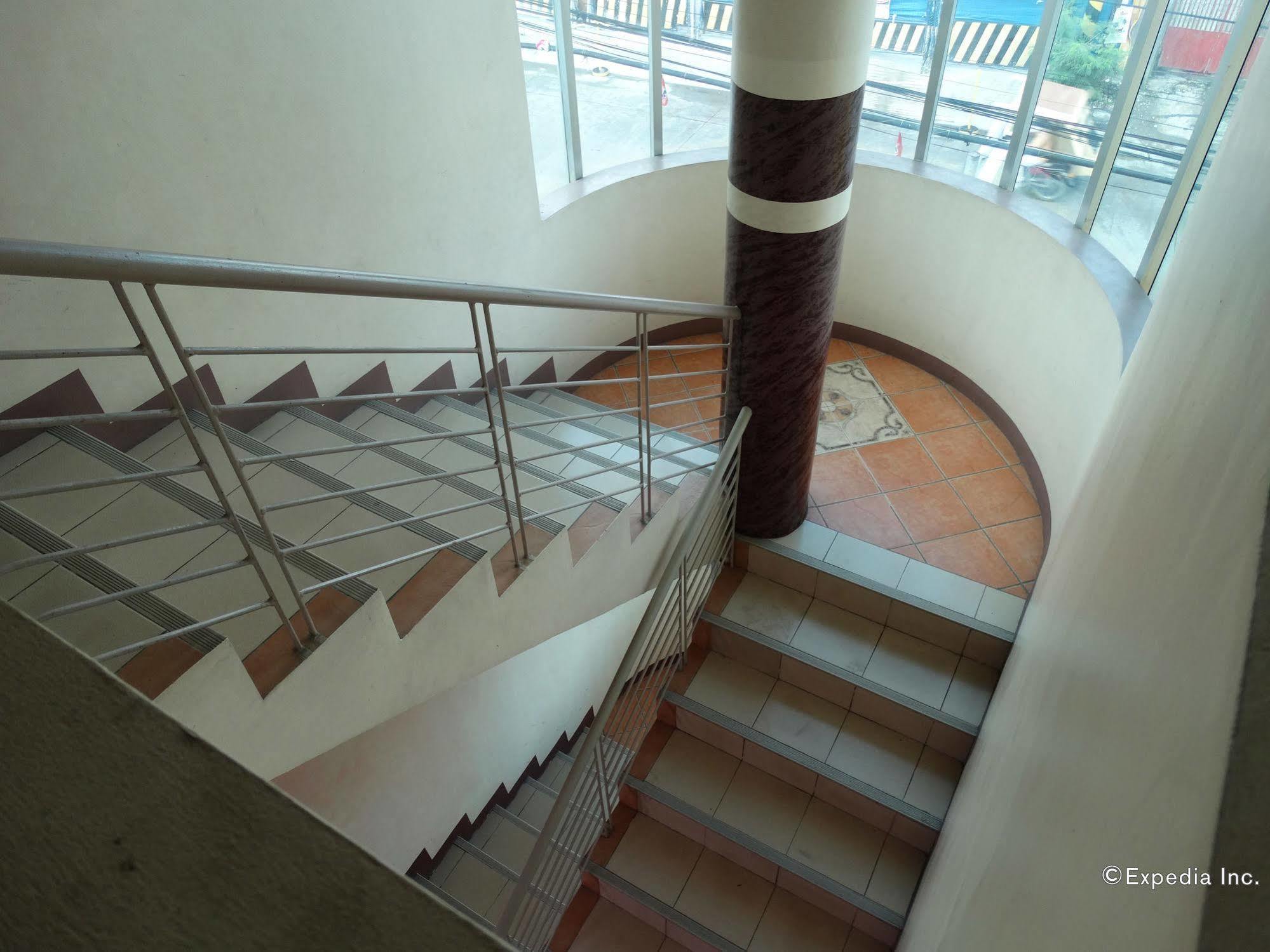 Sun Avenue Tourist Inn & Cafe Tagbilaran Dış mekan fotoğraf
